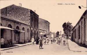 Rue du Centre en 1844
puis de la Plage vers 1900
puis rue Georges Cl�menceau 
----
elle d�bouchait sur la porte de la Marine