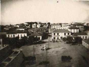 1946
La Place du March� 
vue de la Caserne