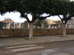 Place du Monuments aux Morts
et la nouvelle Mairie