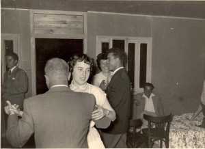 1954 - Villa Albert GASSIER
----
Paulo ALLEMAND dansant
avec Simone PEREZ

et Georgette GUILLEMY
avec ?