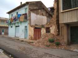 Maison tomb�e en ruine � T�n�s
----
Maison de Mr POINT
puis maison de Brahim BENMEHEL
mandataire de justice
juste � cot� du bazar
aujourd'hui Banque Nationale d'Alg�rie BNA