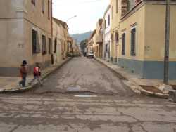 Rue LEBLOND
----
au fond: 
Maison Famille KOUADRI
3�me maison � droite :
Familles DJEBBOUR et ALEM