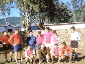 �quipe bricolo avant l'exode
----
AUTHIE Claude
BEAUSSIER Pierre
Marcel AMBROSINO
VICIDOMINI
TCHICHI
PAYA Christian 
Gaby BANOS
accroupis
LOFFREDO Claude
BEAUSSIER ....
AMBROSINO
Guy ROSET