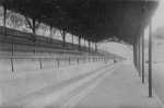 Les gradins du stade de foot en 1938 ...
enlev�es plus tard par un fort vent d'est ?