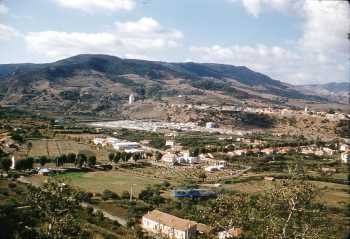 TENES Vue de l'ancienne carri�re de pierres du port 