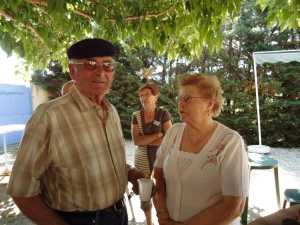 ZURANO Robert et 
Gilberte (n�e ESPOSITO)
----
Montenotte, puis T�n�s 
o� il est rest� jusqu'en 1947 
(P�cheur, habitait � la Marine)
A install� la conduite d'eau de BOUKANDAK � Montenotte ... 
c'est l� qu'il a connu sa femme sous la pluie !
Puis est all� travailler � Orl�ansville chez NICOLE
Exode � VITROLLES (13)
----
son P�re �tait tailleur de pierres � la DDE de T�n�s. Puis il est all� chez BERGONZOLI et a particip� � la construction du pont d'El Marsa 