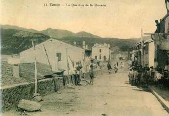 La Marine d�but 1900
� droite de la photo et au pied de la falaise existait une source :
"la source du rocher" 